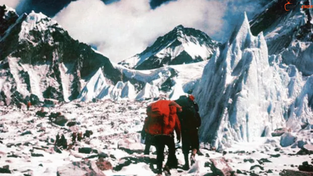  Geeta Samota and Indians on Mount Everest

